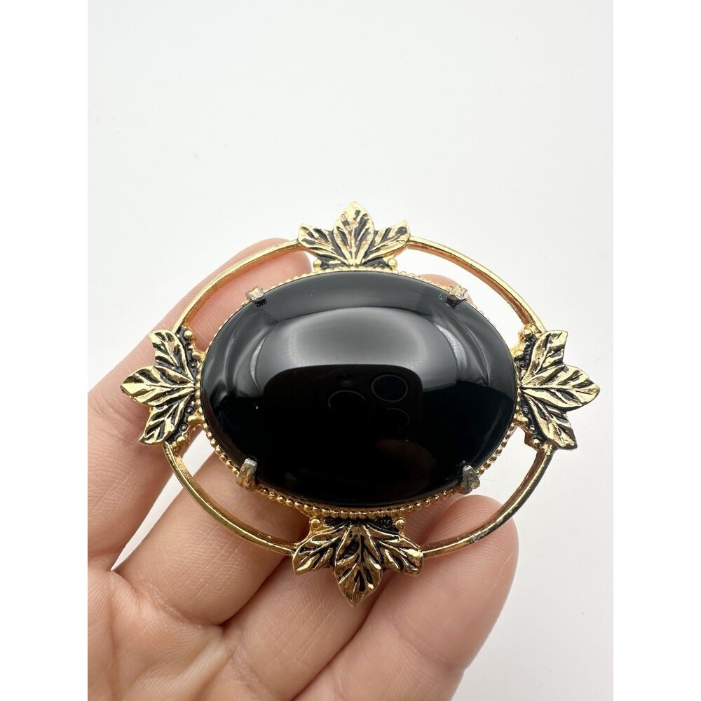 Vintage Black Onyx Cabochon Brooch Pin Oval Gold Tone